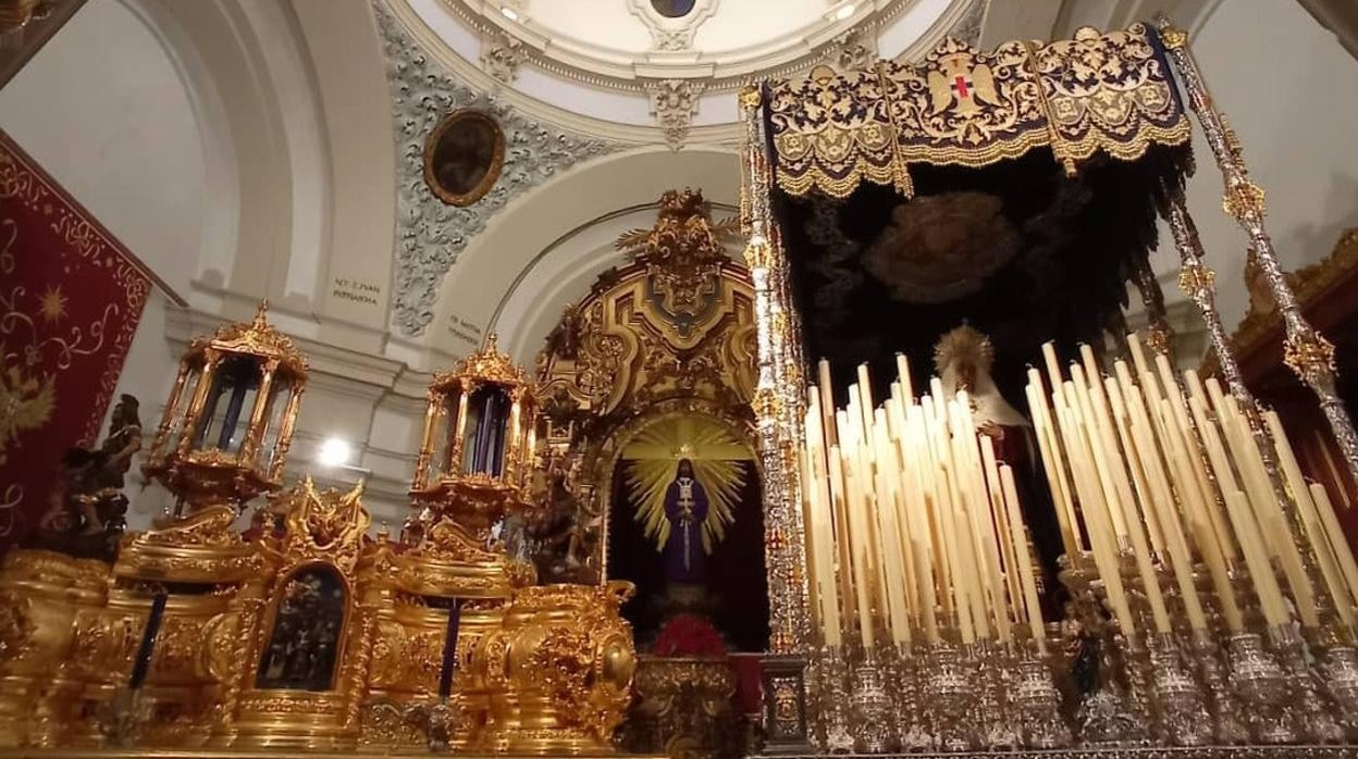 El Señor Rescatado, aún en su camarín, y la Virgen de la Amargura, en su paso de palio, para esta Semana Santa de Córdoba 2021