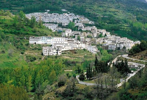 Ruta por cinco maravillosos pueblos de Granada a los que escaparse un fin de semana