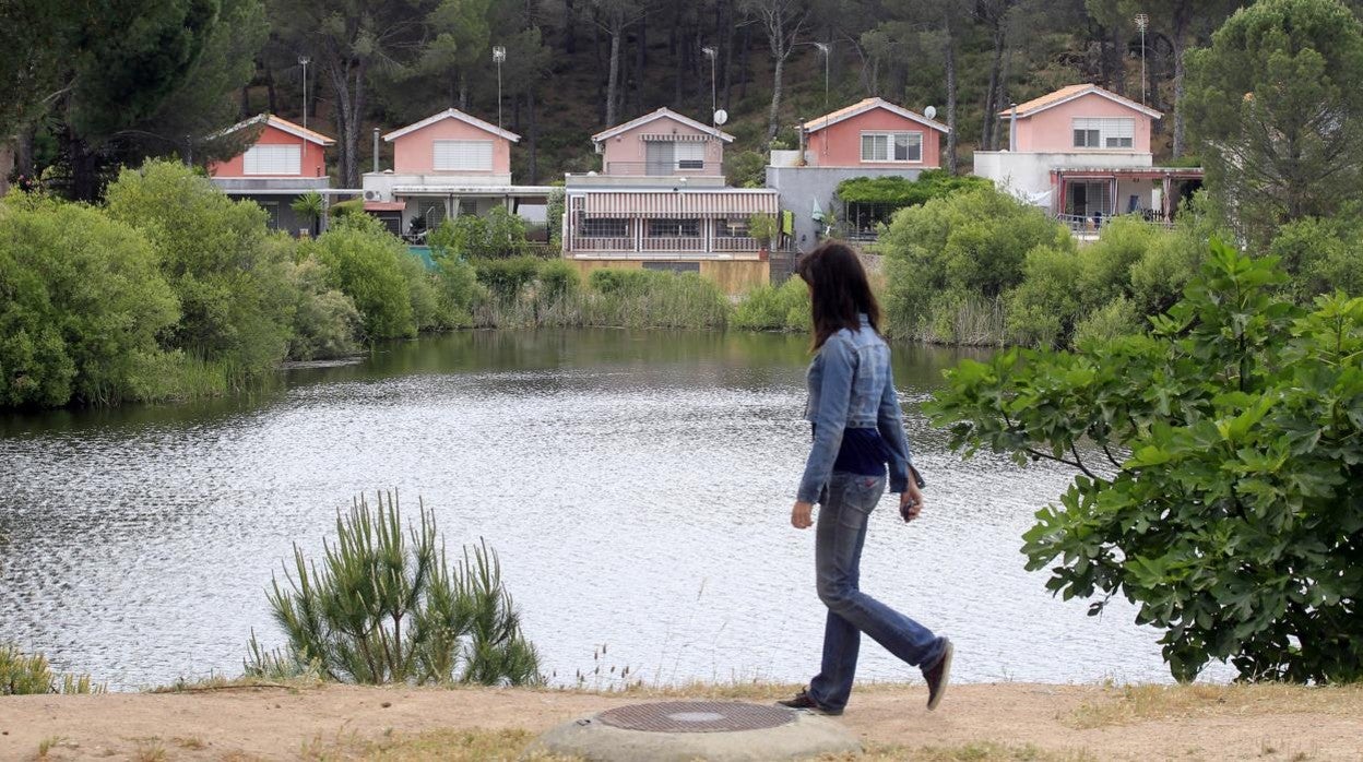 Viviendas junto al Lago de la Encantada