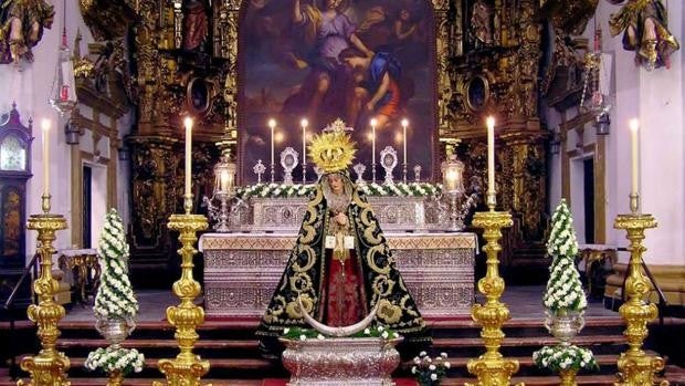 Un Viernes de Dolores en San Lorenzo, una jornada «para dar realce a María Santísima»