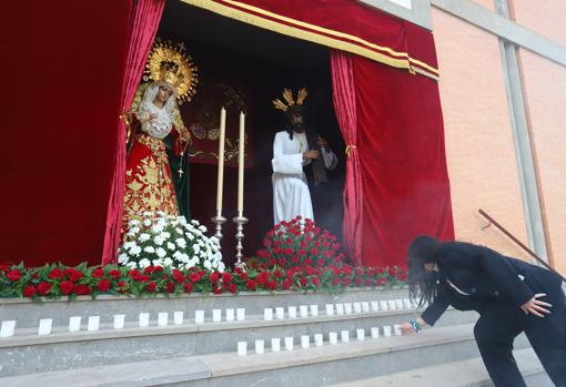 La Virgen de la O y el Señor de la Victoria en sus Tres Caídas, a las puertas de su templo