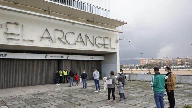 Una nueva bebida graduada 'light' será el reclamo de la lona del estadio del Córdoba CF