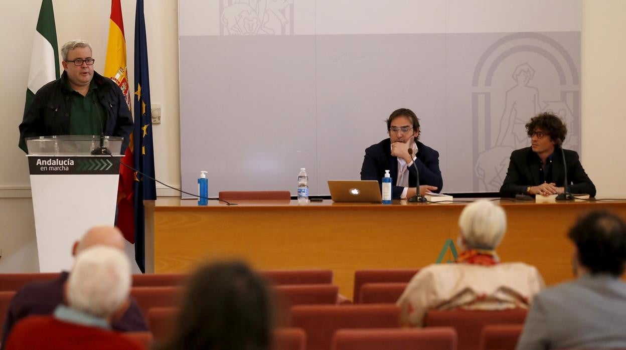 Acto de presentación de la antología de poemas de Ginés Liébana 