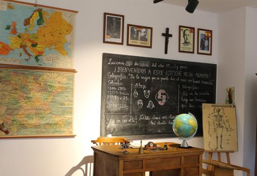 Foto de la web turismo de la Subbética sobre la exposición de la escuela del siglo XX