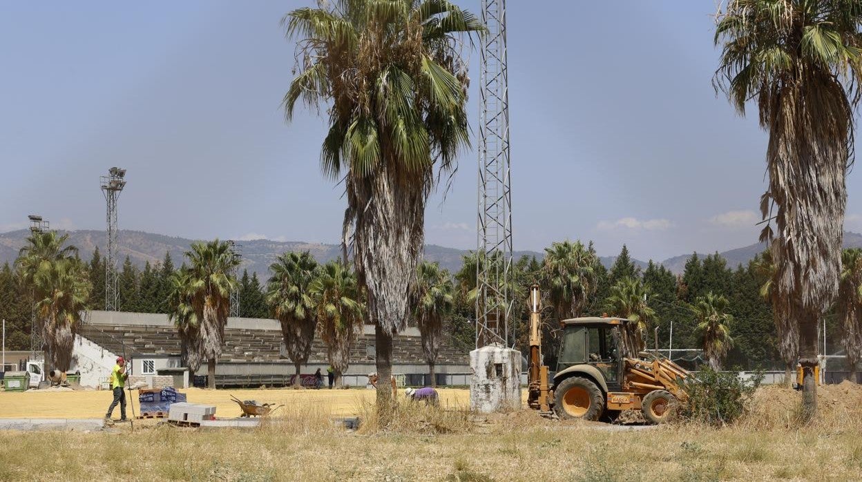 Un tractor, en la Ciudad Deportiva Rafael Gómez en una imagen de archivo