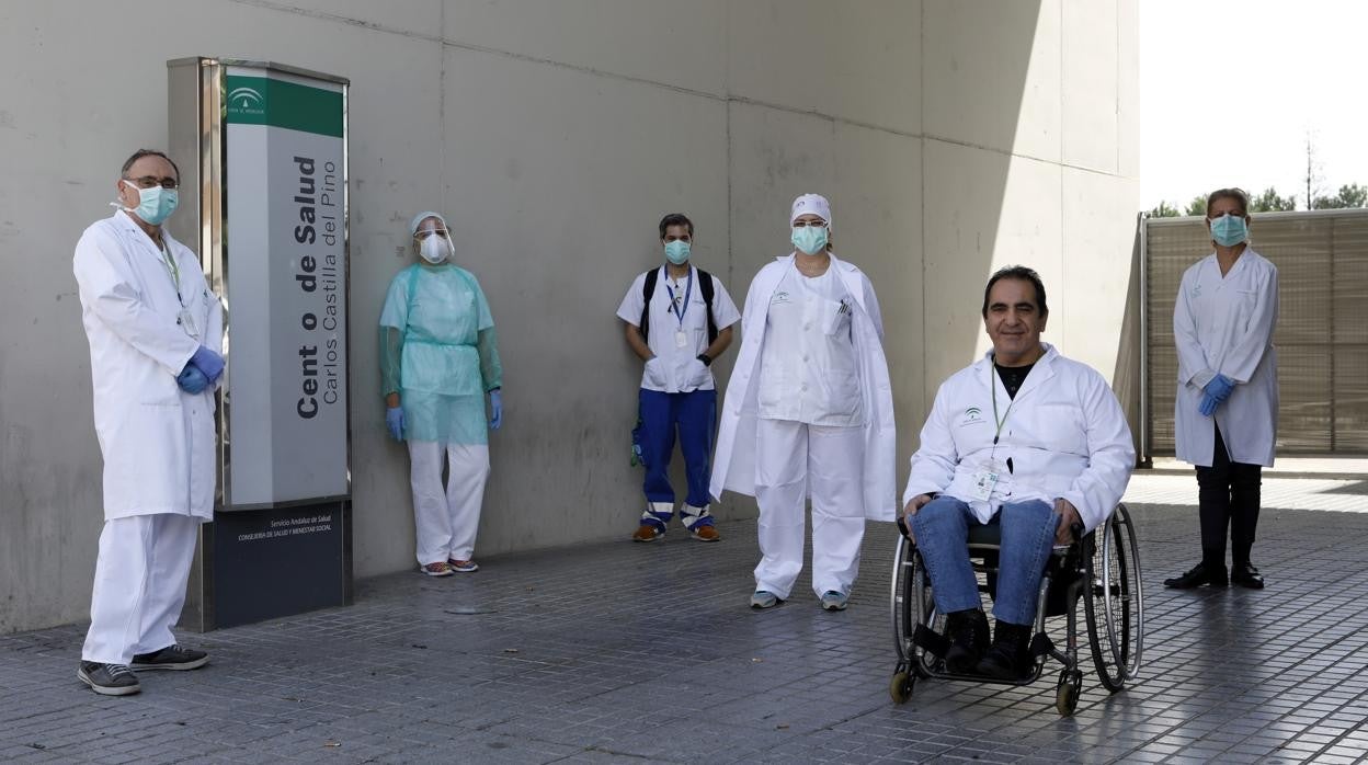 Sanitarios en el centro de salud Carlos Castilla del Pino durante la pandemia