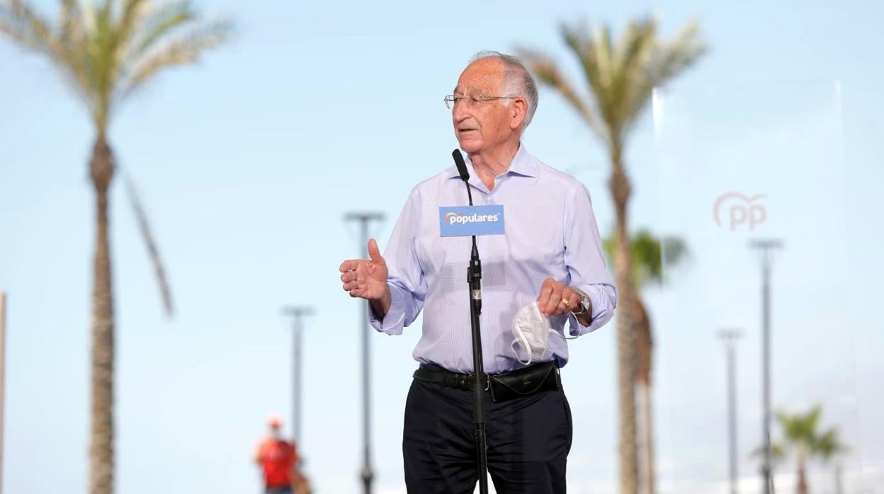 Gabriel Amat durante un acto del PP el pasado verano en Almería.