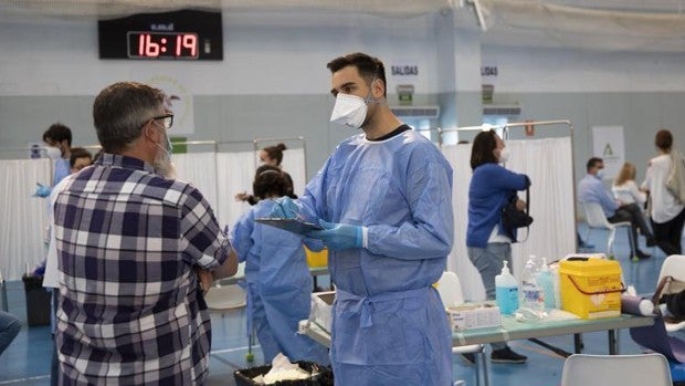 La mitad de los distritos sanitarios de Andalucía entran en niveles altos y extremos de riesgo