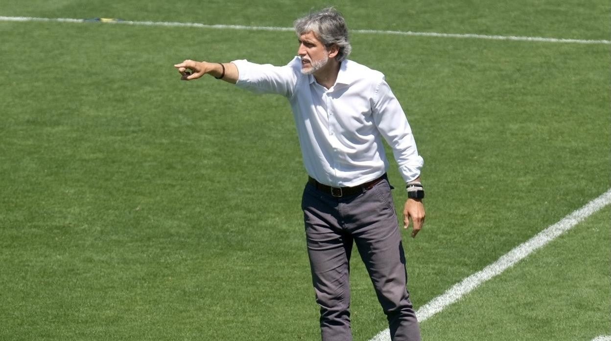 Pablo Alfaro, en el último partido al frente del Córdoba CF