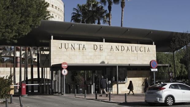 La Justicia anula otros tres procesos de selección de funcionarios interinos por mail en Andalucía