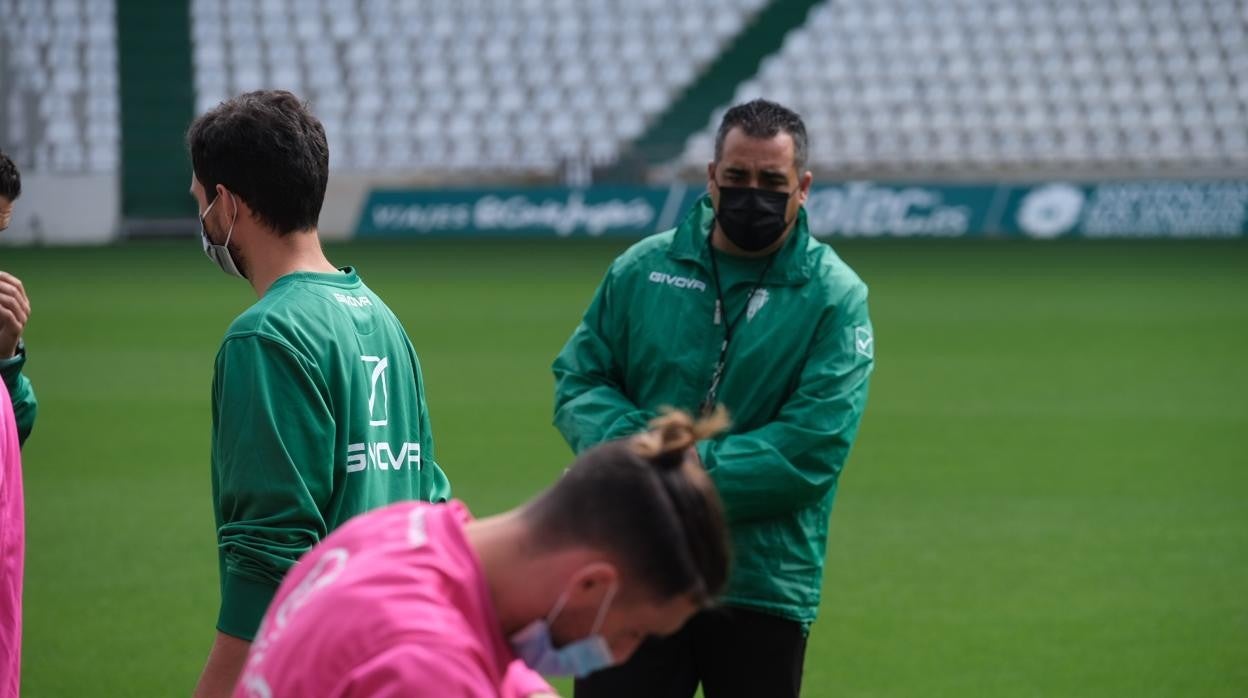 El entrenador del Córdoba, Germán Crespo, en el entrenamiento del lunes