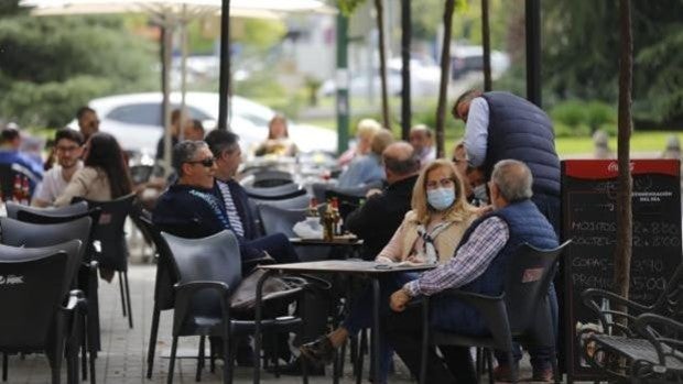 Incidencia Covid Córdoba  | ¿Qué tiene que pasar para que bares y comercios vuelvan a abrir hasta las 22.30?