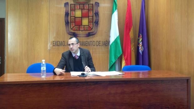 El PP denuncia la reunión de los alcaldes de Jaén y Sevilla para abordar «problemas internos del PSOE»