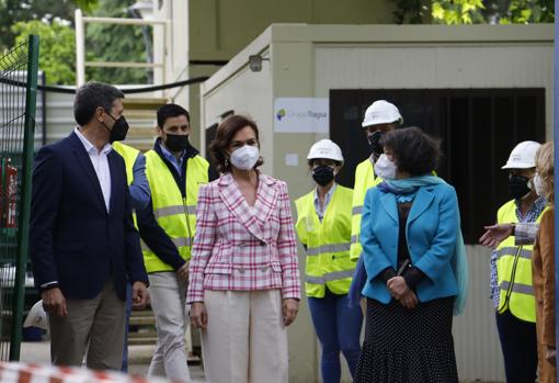 La vicepresidenta primera del Gobierno, Carmen Calvo, hoy en su visita a las obras de la Biblioteca del Estado