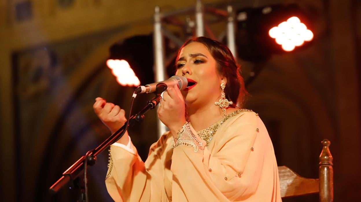 La Macanita, en la plaza de San Agustín durante la última Noche Blanca del Flamenco en 2019