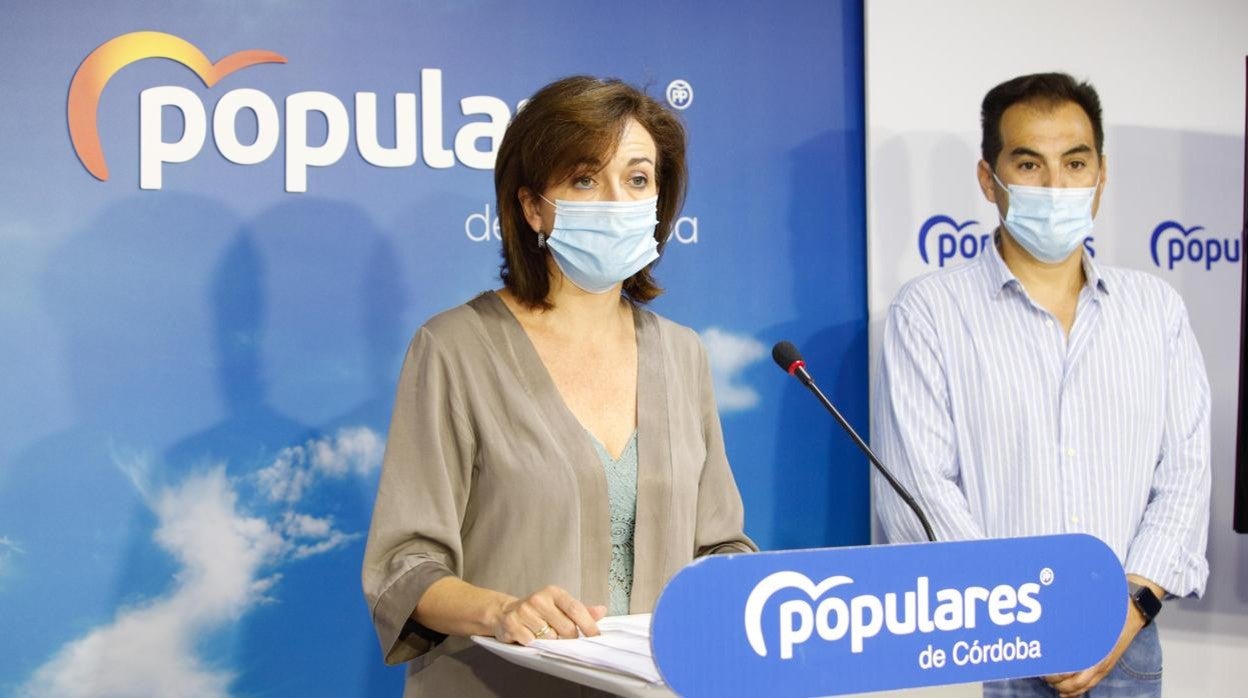 La alcaldesa de Priego de Córdoba, María Luisa Ceballos, en un acto del PP