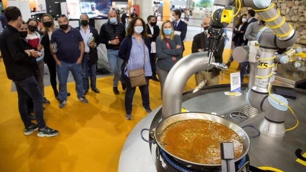 Así funciona la primera paella robótica del mundo