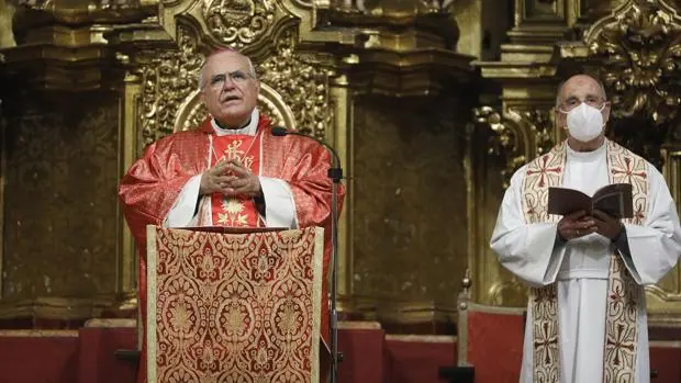 El obispo de Córdoba avisa de que «si este mundo está azuzado por el marxismo, el trabajo será plataforma de violencia»