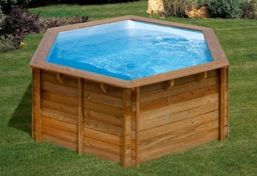 Piscina hexagonal de madera