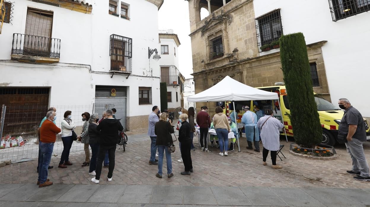 Propietarios de casas que se presentan al certamen durante las pruebas de esta mañana