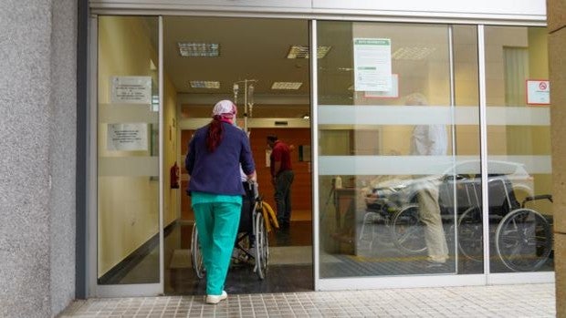 El PSOE pide ofertar contratos de larga duración ante la falta de especialistas en el Hospital de Pozoblanco