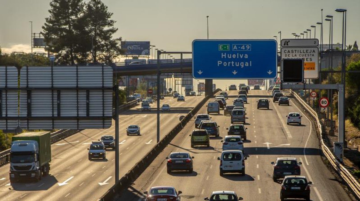 Afluencia de tráfico en el primer fin de semana con movilidad entre provincias