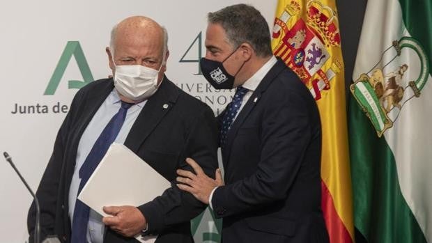 Salud empieza a llamar a los andaluces de 59 y 58 años para ponerles la vacuna