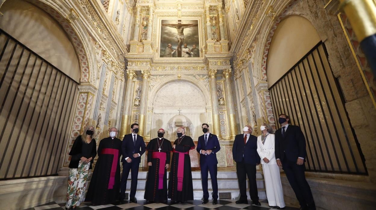 El nuncio del Papa y el presdiente de la Junta, hoy en la remozada capilla del Espíritu Santo de la Catedral V. MERINO