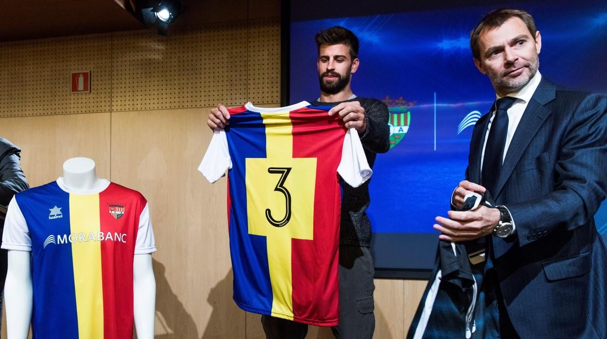 El jugador del Barcelona Gerard Piqué, dueño del Andorra, último ascendido por vacantes en 2019 en Segunda B