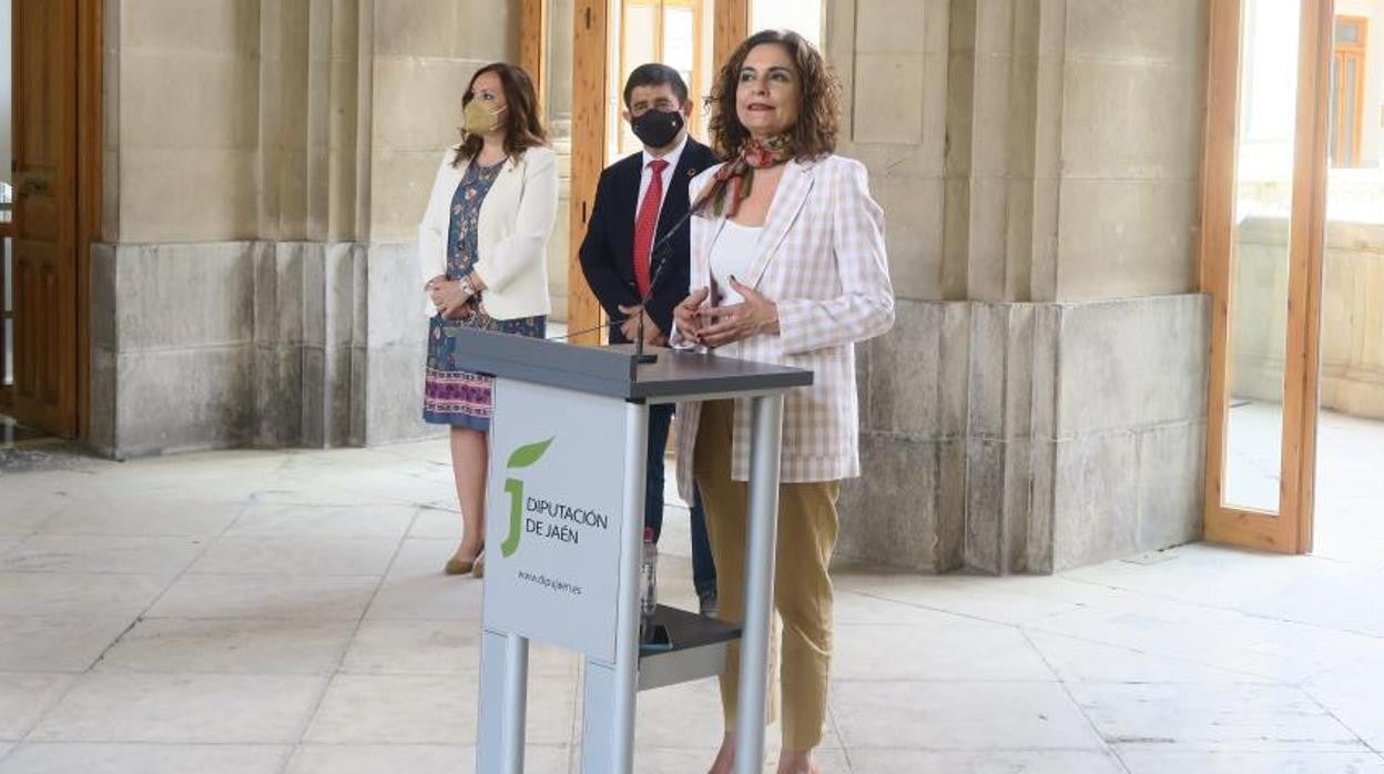 La ministra de Hacienda, María Jesús Montero, durante su comparecencia ante los periodistas