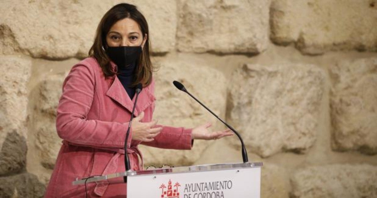 Isabel ambrosio, exalcaldesa de Córdoba y portavoz municipal del PSOE, en una comparecencia