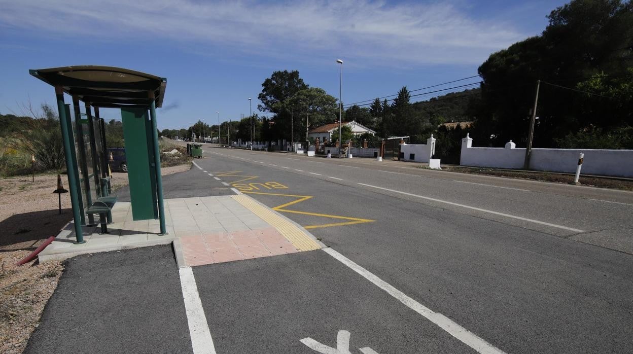 Estación de autobús en el núcleo de Estación de Obejo