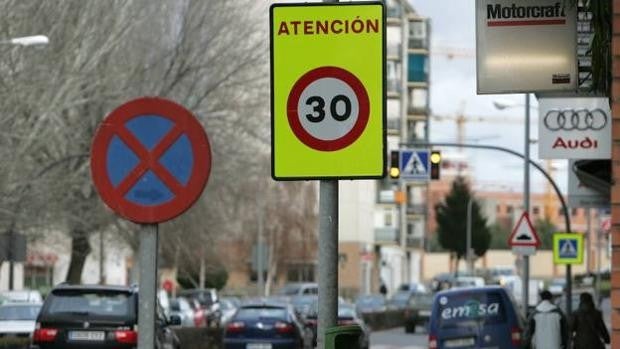 La Policía registra 345 multas en solo seis días con el nuevo límite de 30 kilómetros por hora en Córdoba