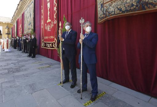 Representaciones de las cofradías en la procesión del Corpus de 2020