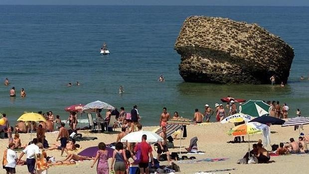 Los andaluces no pueden aún vacunarse en su lugar de vacaciones pero Salud estudia cómo permitirlo