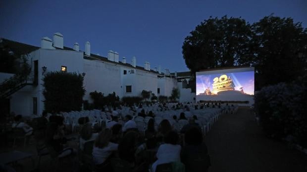 Los cines de verano de Córdoba abrirán durante la segunda quincena de junio de 2021