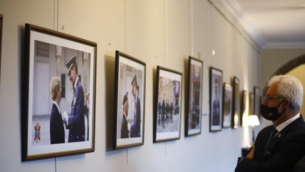 El Real Círculo de la Amistad de Córdoba inaugura una exposición de fotografías del Rey Felipe VI