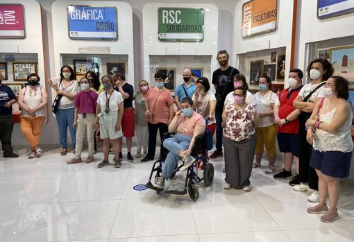 Acto de inauguración de la exposición en el centro comercial La Sierra