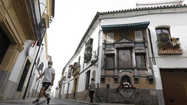 El Ayuntamiento de Córdoba restaurará el altar a San Rafael de la calle Lineros antes de que acabe 2021