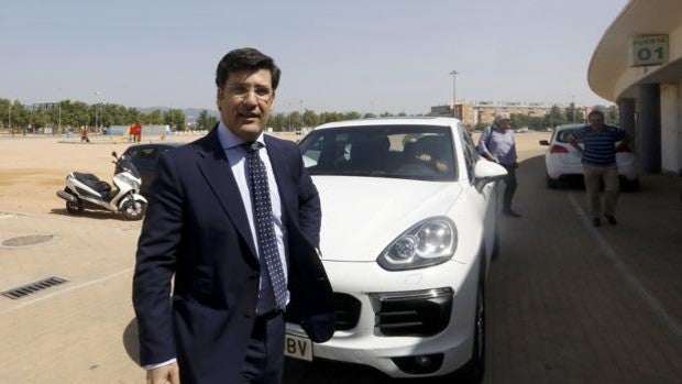 El Porsche Cayenne de Jesús León en su etapa en el Córdoba CF SAD ya está en subasta por 27.864 euros