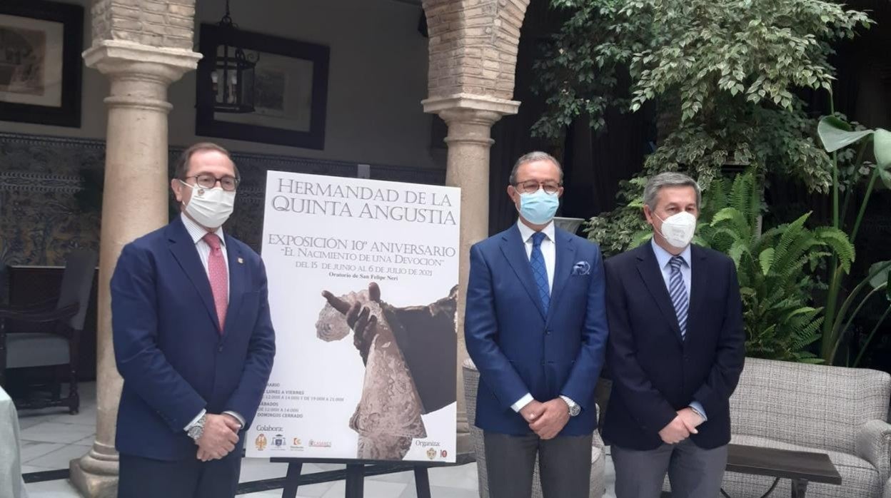 Rafael Jaén, Nicolás de Bari Millán y Juan Luis Arjona, en el Real Círculo de la Amistad, el jueves