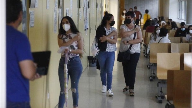Un verano para vaciar de coronavirus los hospitales andaluces
