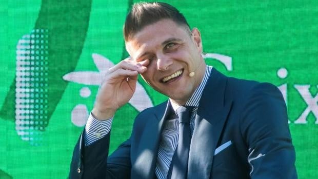 La Junta reconoce como 'Embajador de Andalucía' al jugador del Betis Joaquín Sánchez