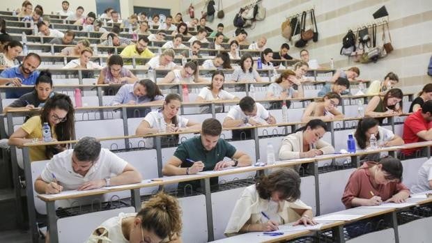 Más de 5.200 personas aspiran en Córdoba a una plaza de profesor en las oposiciones del domingo