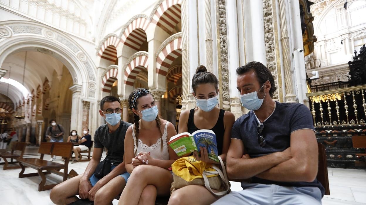 Turistas en la Mezquita-Catedral el pasado martes