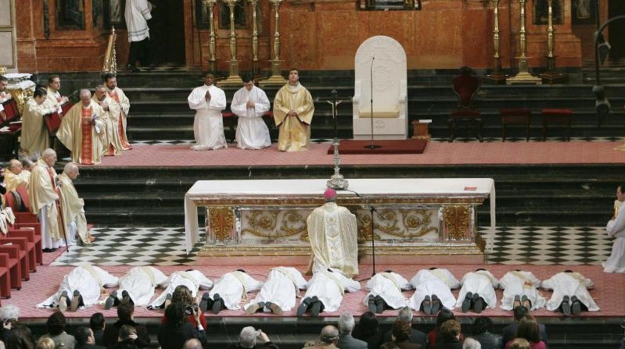 Ordenación de once sacerdotes en el año 2010 en la Catedral de Córdoba