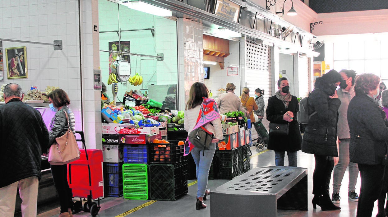 El Ayuntamiento de Lucena busca potenciar el mercado municipal, para el que plantea usos gastronómicos