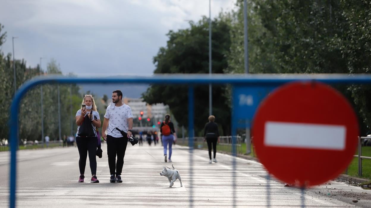 Señal de tráfico en la avenida Carlos III de Córdoba