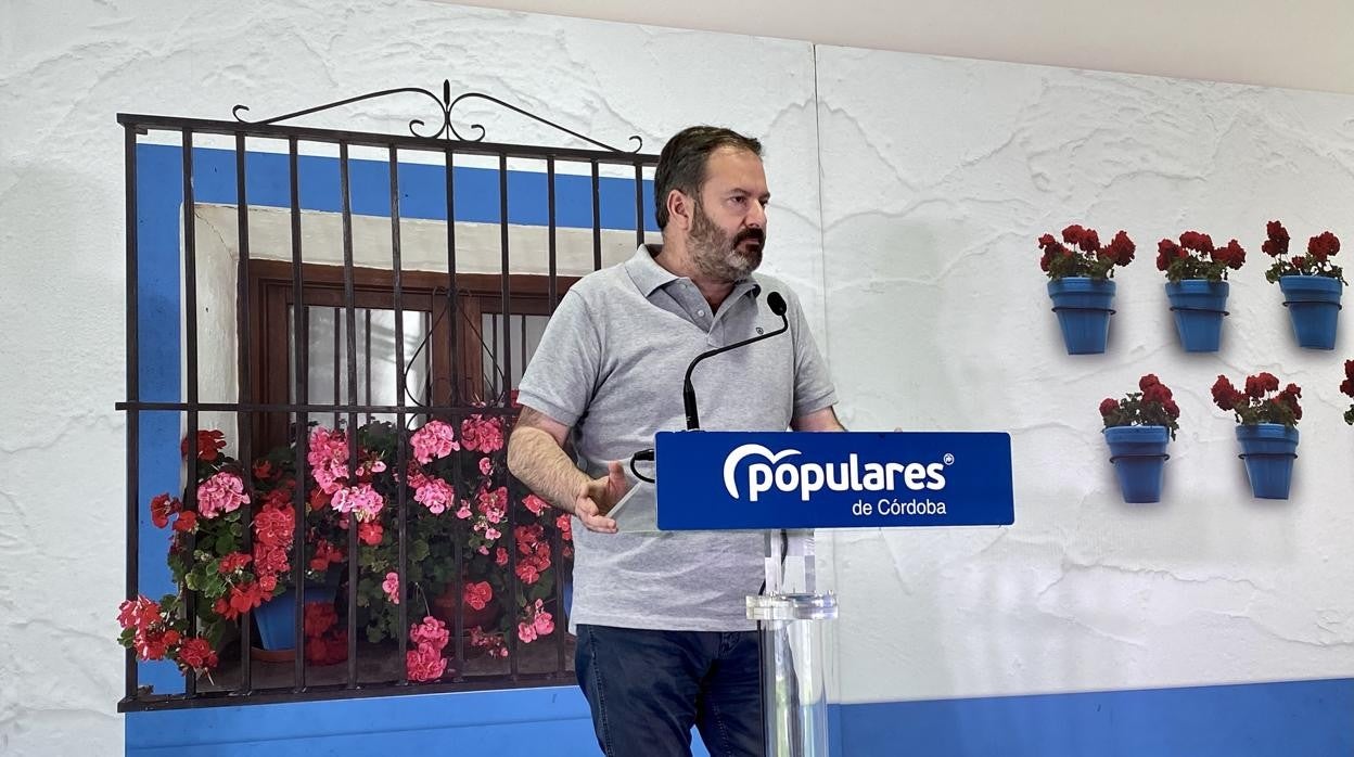 El presidente del PP de Córdoba, Adolfo Molina, durante la Intermunicipal de este sábado en Cerro Muriano