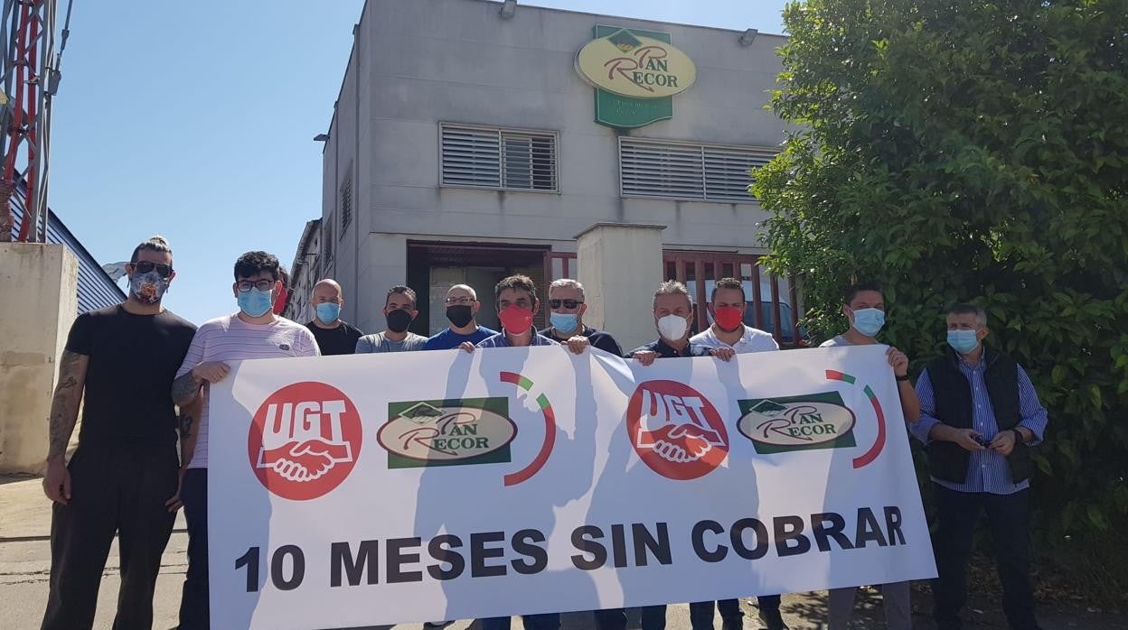 Los trabajadores de Pan Recor durante una de las protestas que realizaron